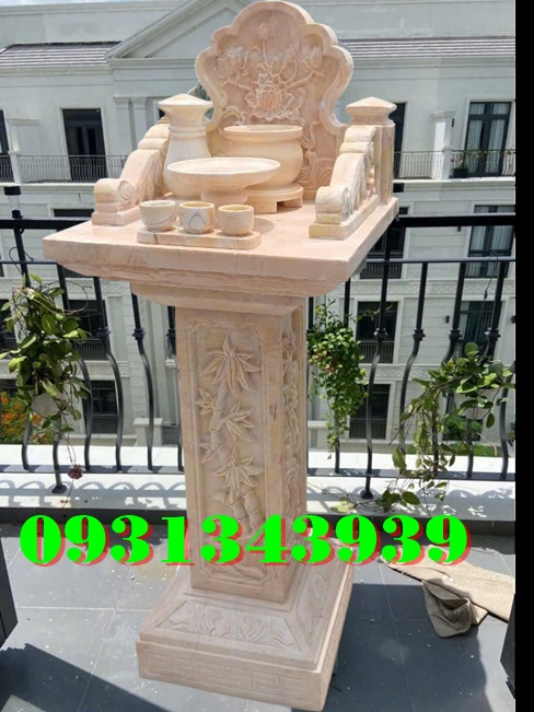 Am Thờ Đá Đẹp Trước Nhà
