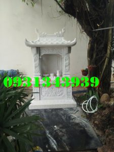 Am Thờ Đá Tự Nhiên Đẹp Trước Nhà 