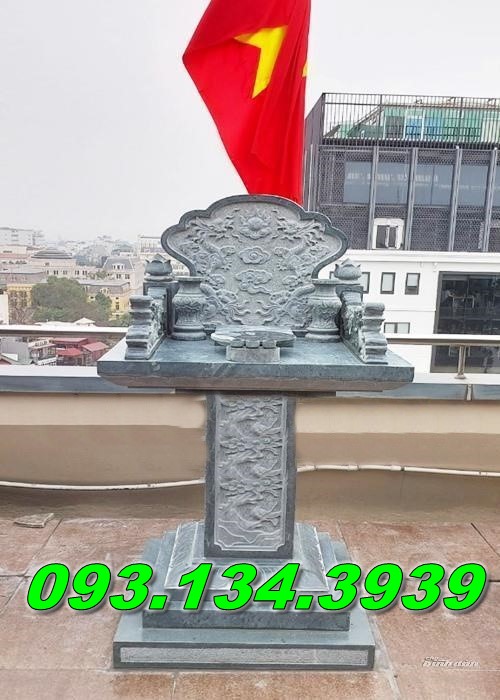 am thờ đá nguyên khối đẹp trước nhà