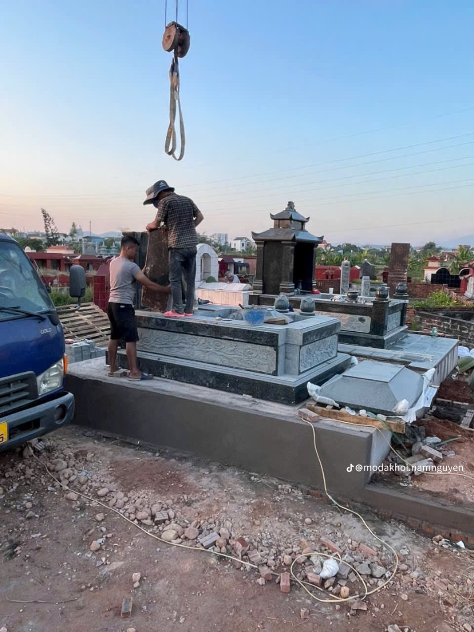 64 Mẫu Mộ Đá Đơn Giản Đẹp Bán Cà Mau
