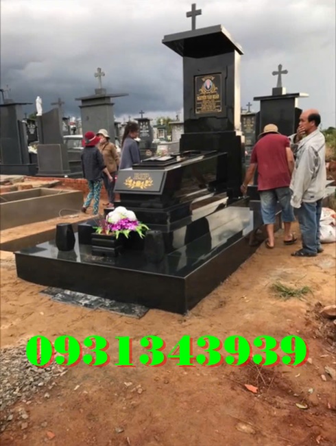 24 Mộ Công Giáo Bằng Đá Hoa Cương Đẹp Bán Tại Sóc Trăng