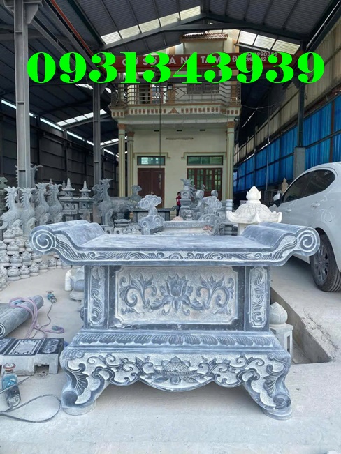 Lắp Đặt Bàn Lễ Đá Tại Nghĩa Trang Đường Sắt Ngày 17-3-1982