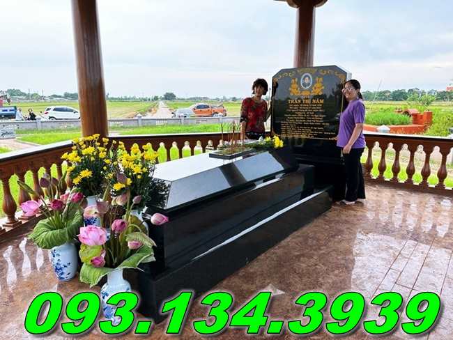 Mộ đá hoa cương đơn giản