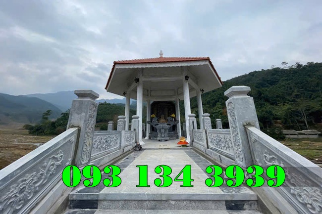 lan can đá nhà bia tưởng niệm tại làng nủ
