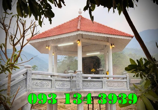 bia đá khắc tên nạn nhân tử nạn và mất tích tại làng nủ
