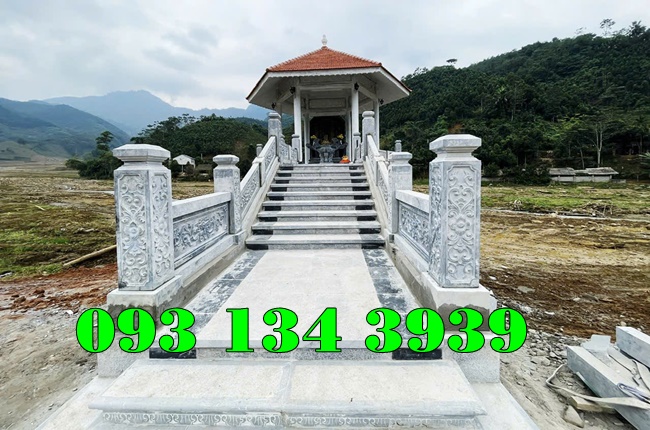 toàn cảnh nhà bia tưởng niệm bằng đá