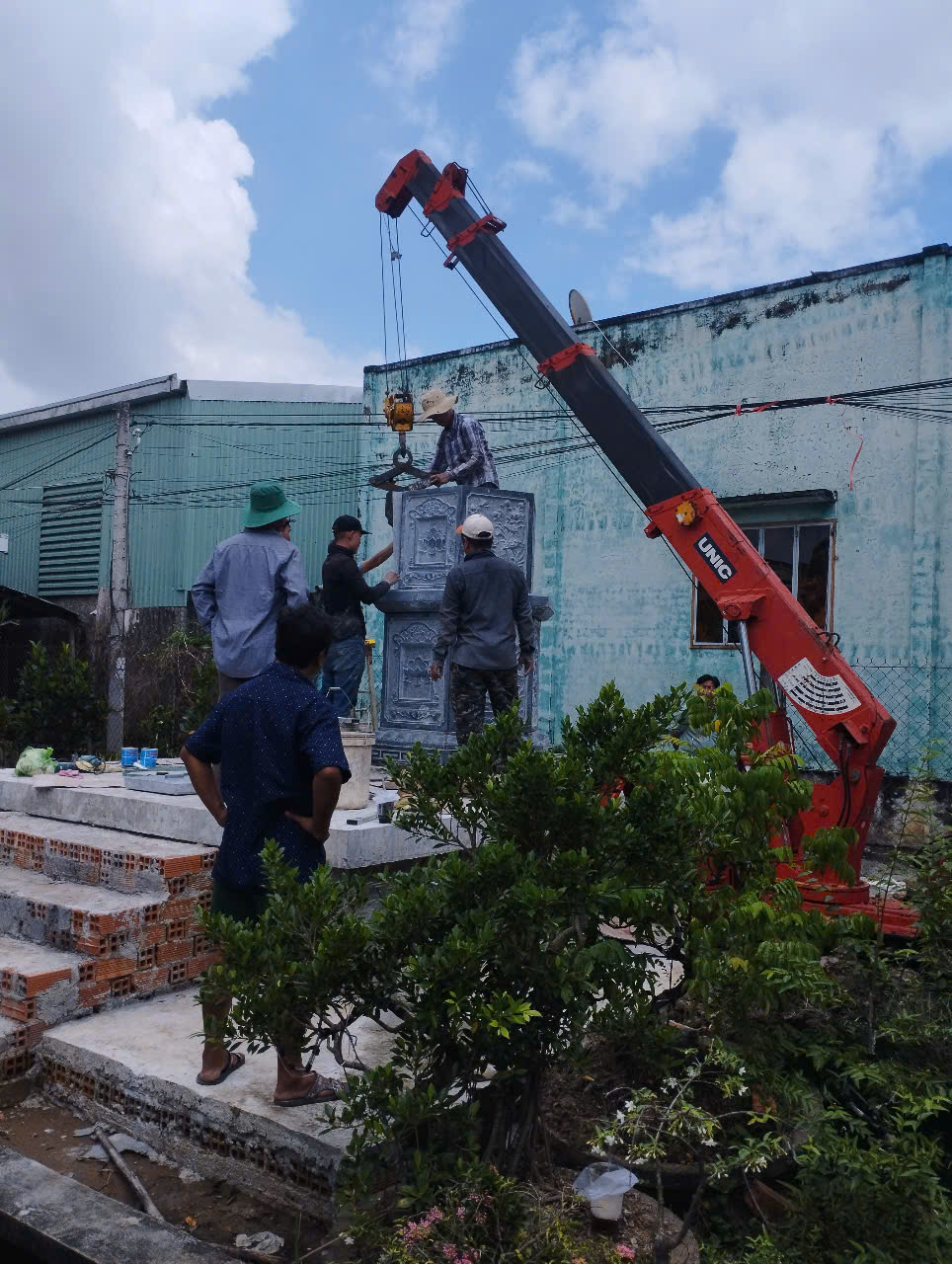 Địa chỉ bán mộ đá đơn giản đẹp uy tín chất lượng