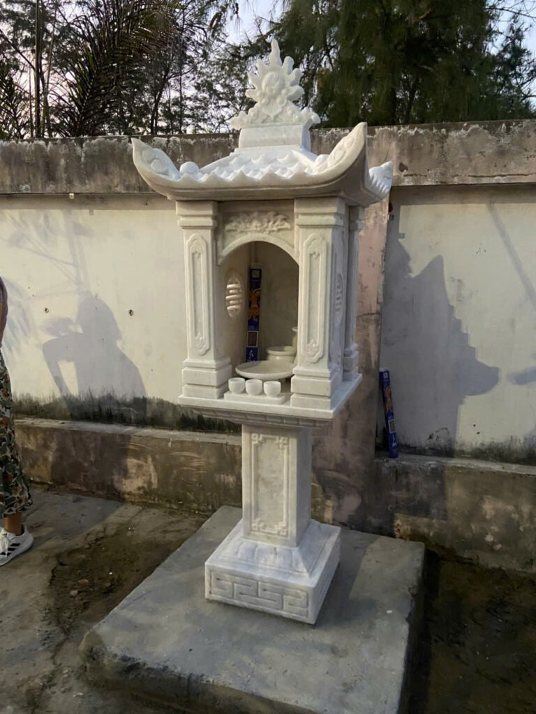 55-Mẫu am thờ đá đẹp bán Trà Vinh. Cùng các sản phẩm đồng nghĩa như bàn thờ thiên đá, cây hương đá, miếu thờ đá, và lăng thờ đá, đang ngày càng được ưa chuộng tại Trà Vinh nhờ vẻ đẹp tinh tế, độ bền vĩnh cửu và ý nghĩa tâm linh sâu sắc.