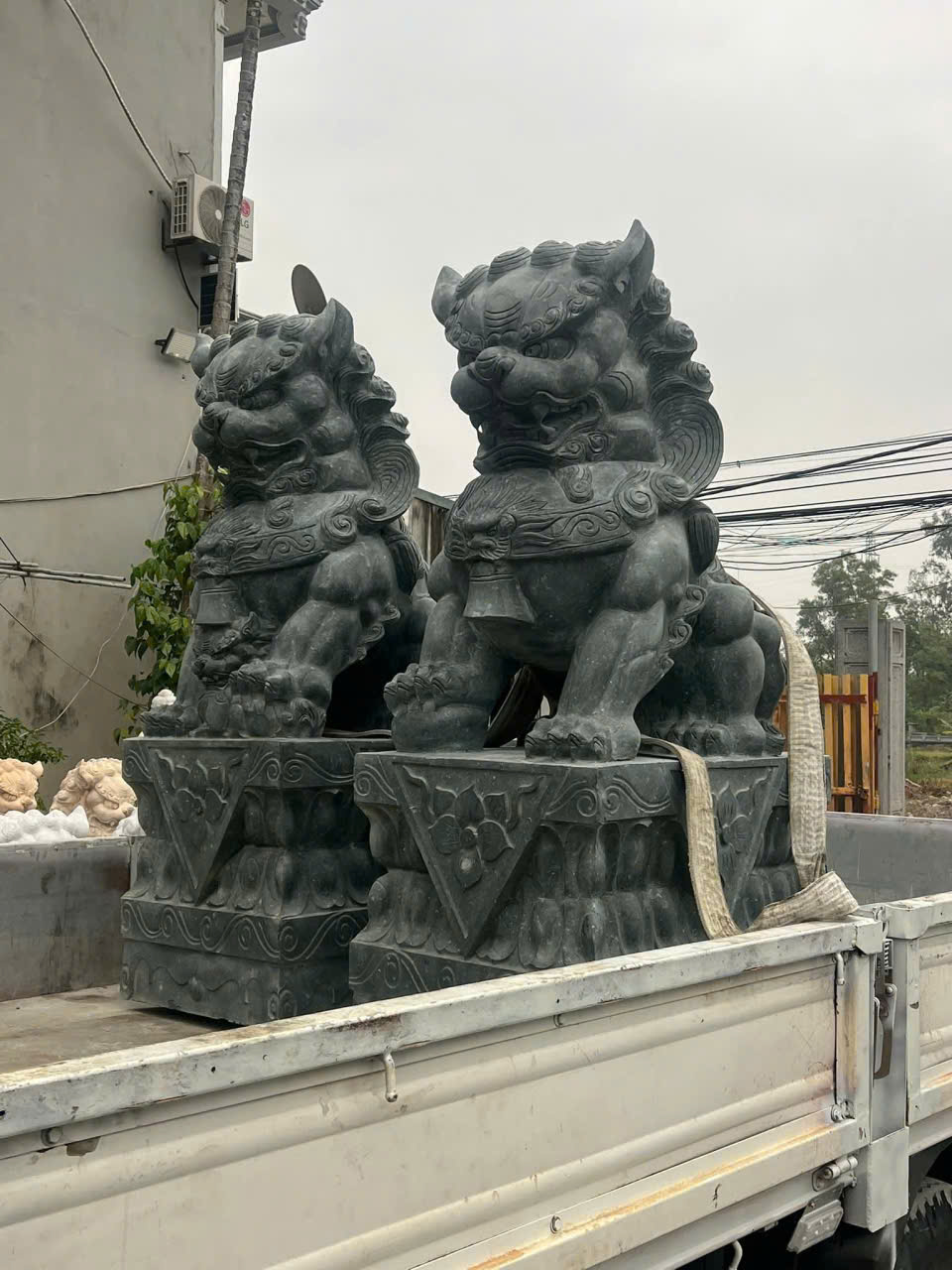 Phân Biệt 3 Con Vật Nghê, Ghê Và Kỳ Lân, Nên Chọn Tượng Nghê Đá, Ghê Đá Hay Kỳ Lân Đá Đặt Ở Cổng Để Sinh Tài Lộc